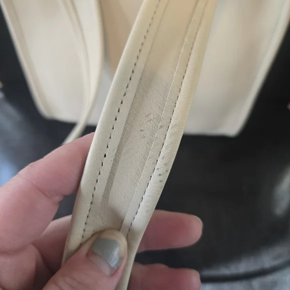 Vintage Coach Cream Shoulder Bag No. M8D - 9997 - Picture 11 of 13